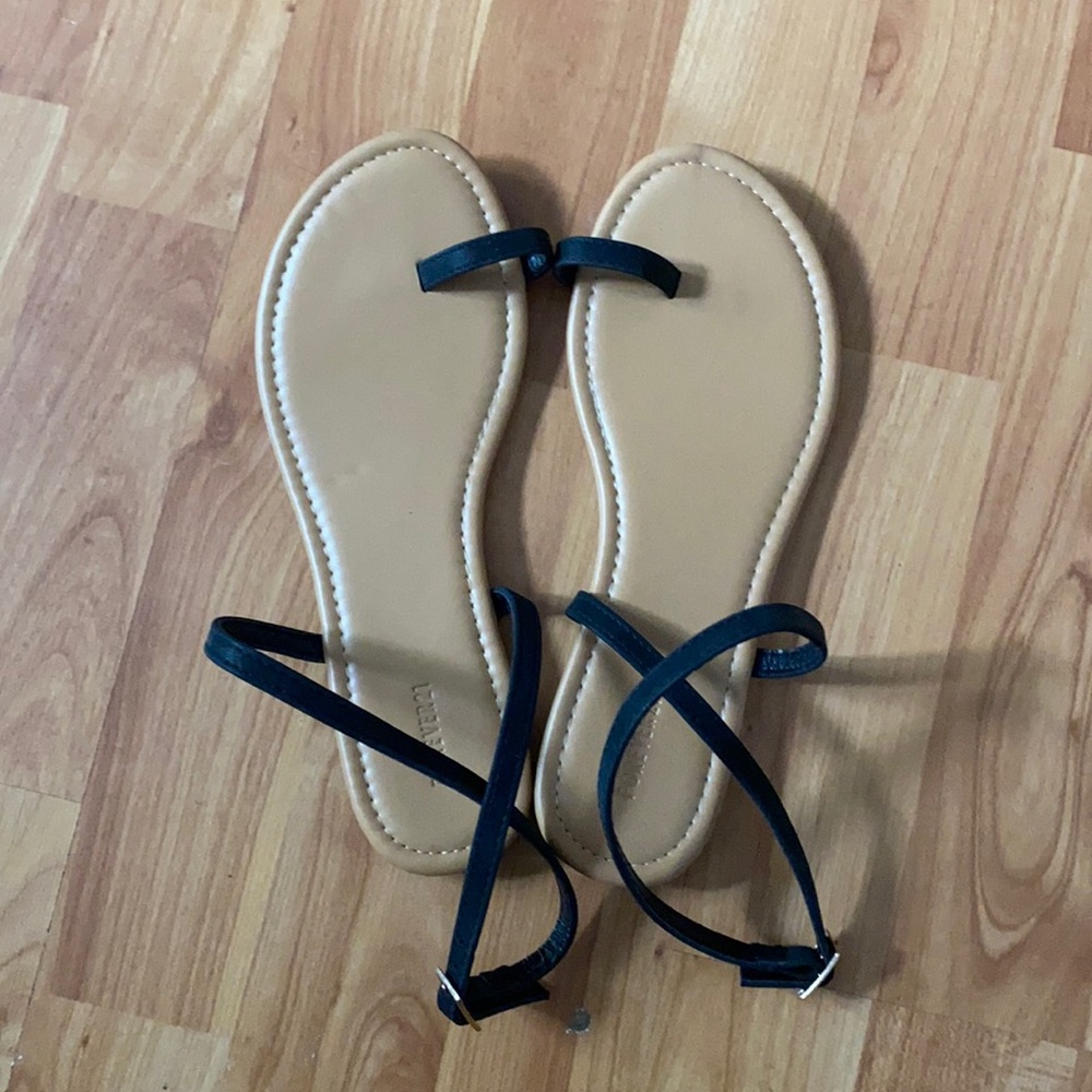 Cross across Toe Loop Sandal